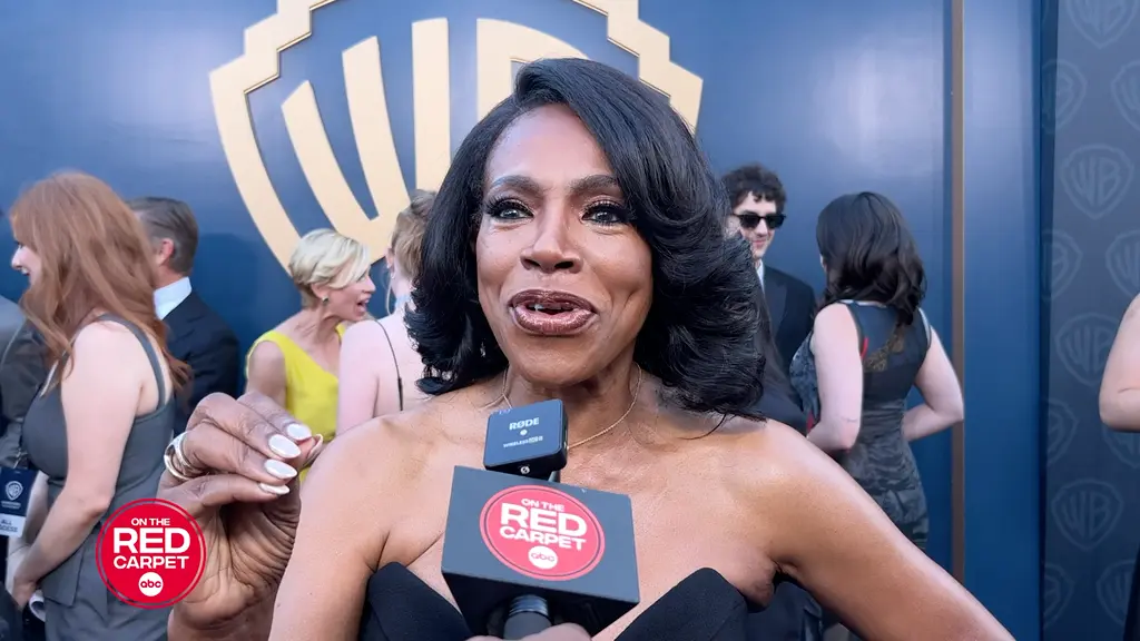 -5202896565833923995otrc-wb-emmys-abbott.mp4