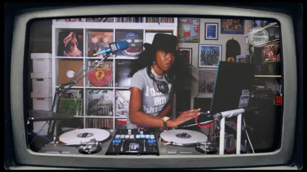 Instant Classic Dec 23 w Lyric Jones.mp4