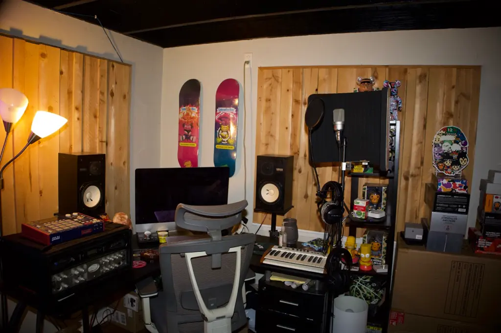 2 lounge pre prod.jpeg