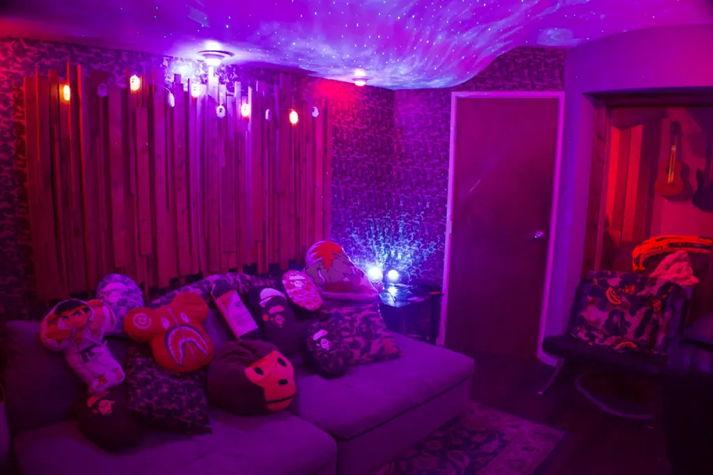 3.5 pink couch cr Large.jpeg