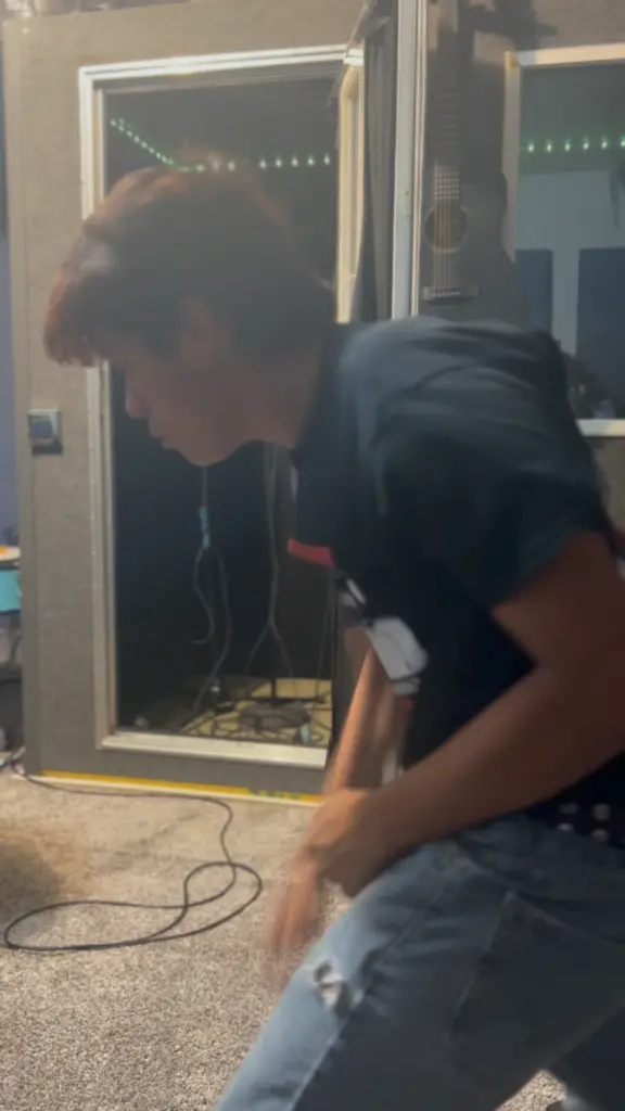 copy_9CF06664-83DE-4E45-A76C-485A8110986B.mov